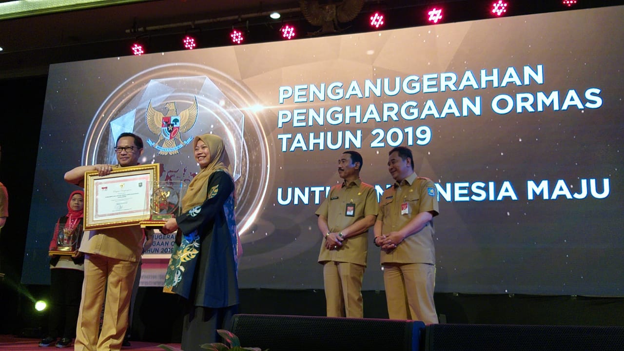 Read more about the article Perludem Mendapatkan Penghargaan Ormas Terbaik Tahun 2019 Bidang Tata Kelola Pemerintahan