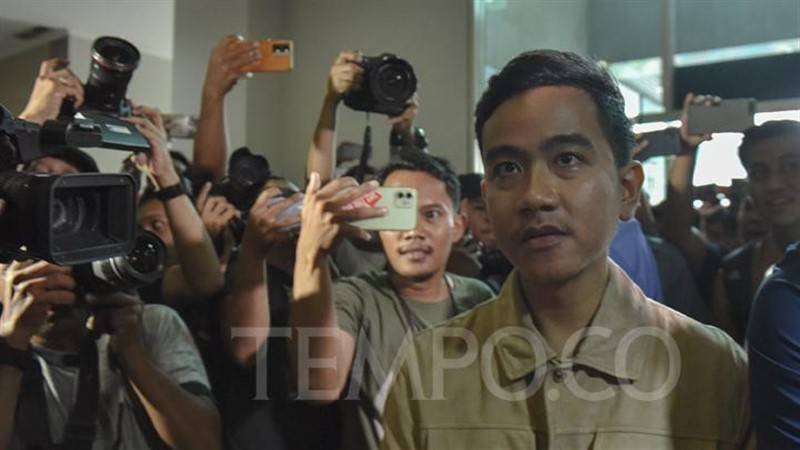 Read more about the article Gibran Rakabuming Bagi-Bagi Susu di CFD, Perludem: Termasuk Ketegori Kampanye Citra Diri