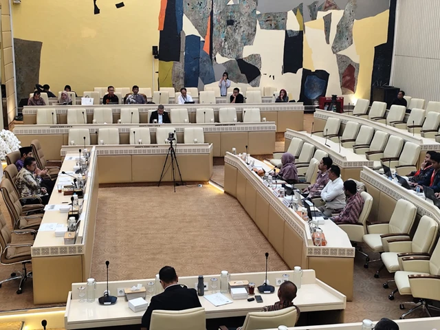 Read more about the article Komisi II Bahas RUU Pemilu, Perludem Usul Sistem Pemilu Campuran MMP