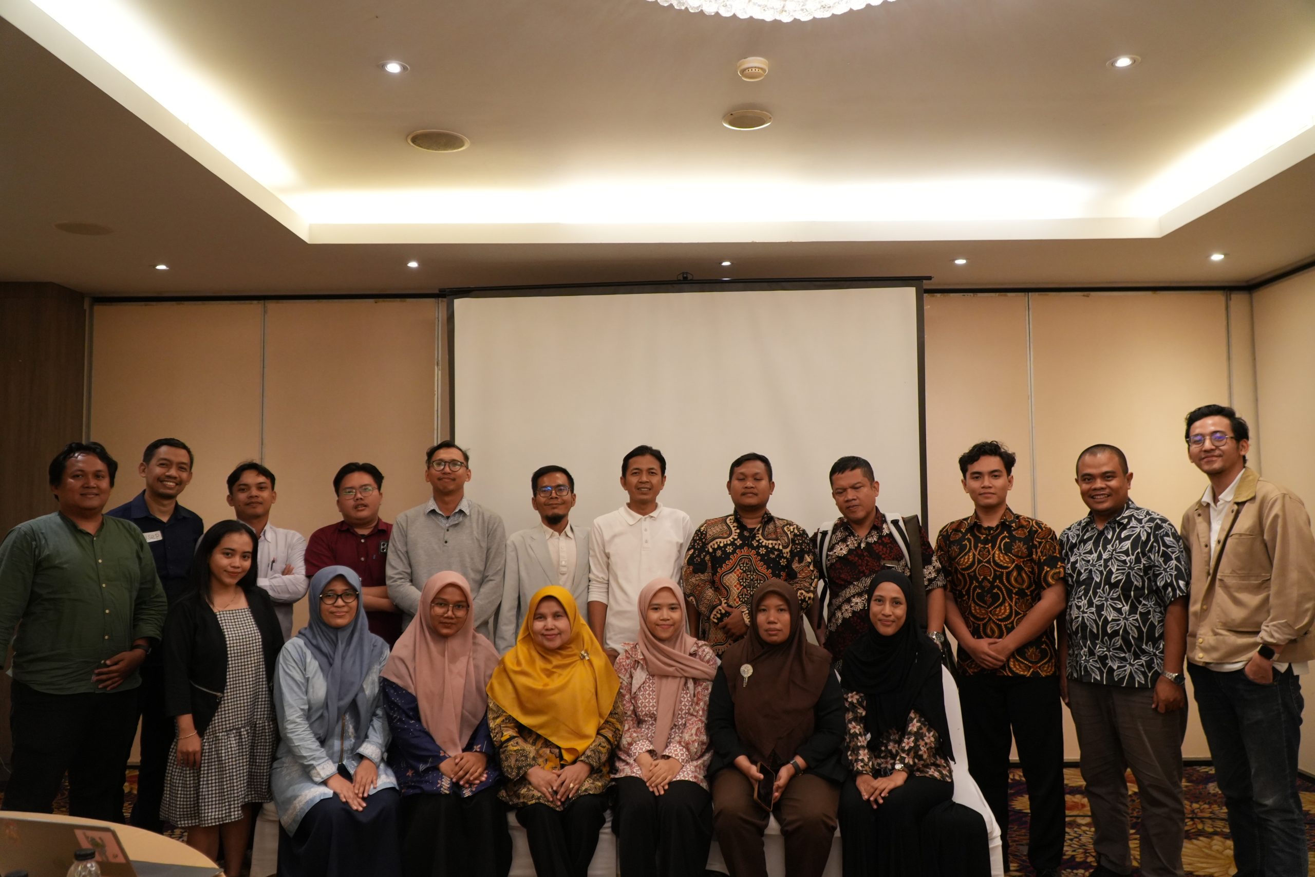 Read more about the article Democracy Academy for Teachers: Connecting Classroom Learning with Democratic Values