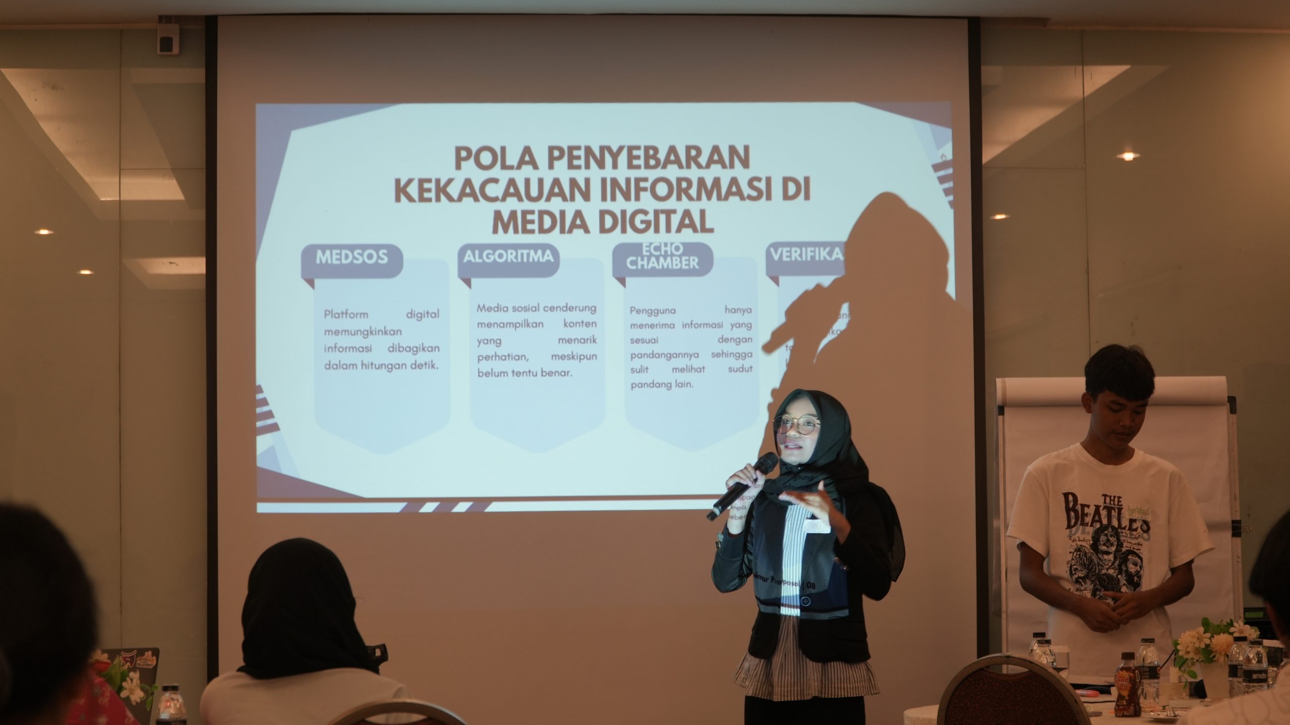 Read more about the article Akademi Demokrasi Perludem untuk Pelajar: Menyemai Generasi Demokrasi Muda dari Bangku Sekolah