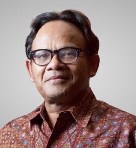 Prof. Komar